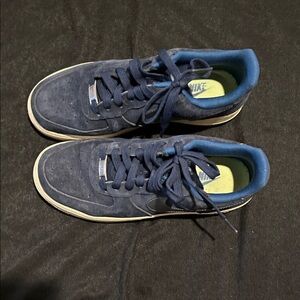 Nike Women's Navy Blue Athletic Shoes